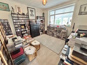 Bedroom- click for photo gallery